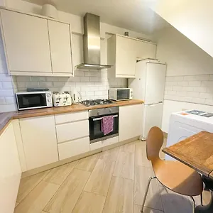 Flat 4, Kingsbury House Сasa de vacaciones Londres